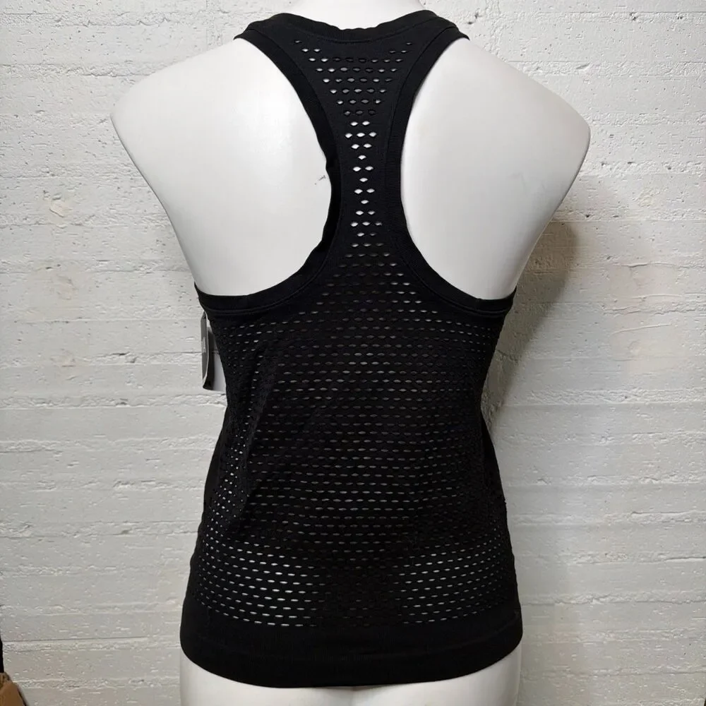 Victoria’s Secret Sport NWT Seamless Laser Cut Tank M